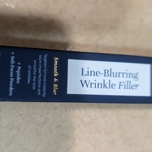 Line-Blurring Wrinkle Filler - Smooth & Blur